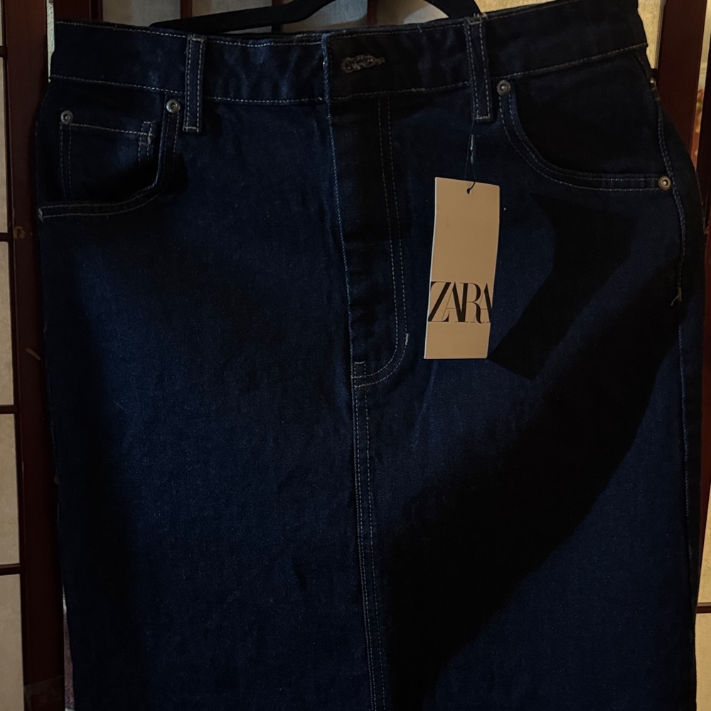 Zara Indigo Denim Skirt pencil size medium, New With Tags - Picture 2 of 4